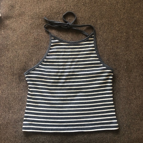 Cropped Halter Top 🌘 - Picture 1 of 3